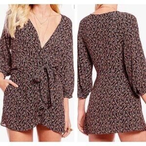 FREE PEOPLE Sz Xsmall Dark Floral Tie Front V Neck Tunic Top 3/4 Sleeve Pullover